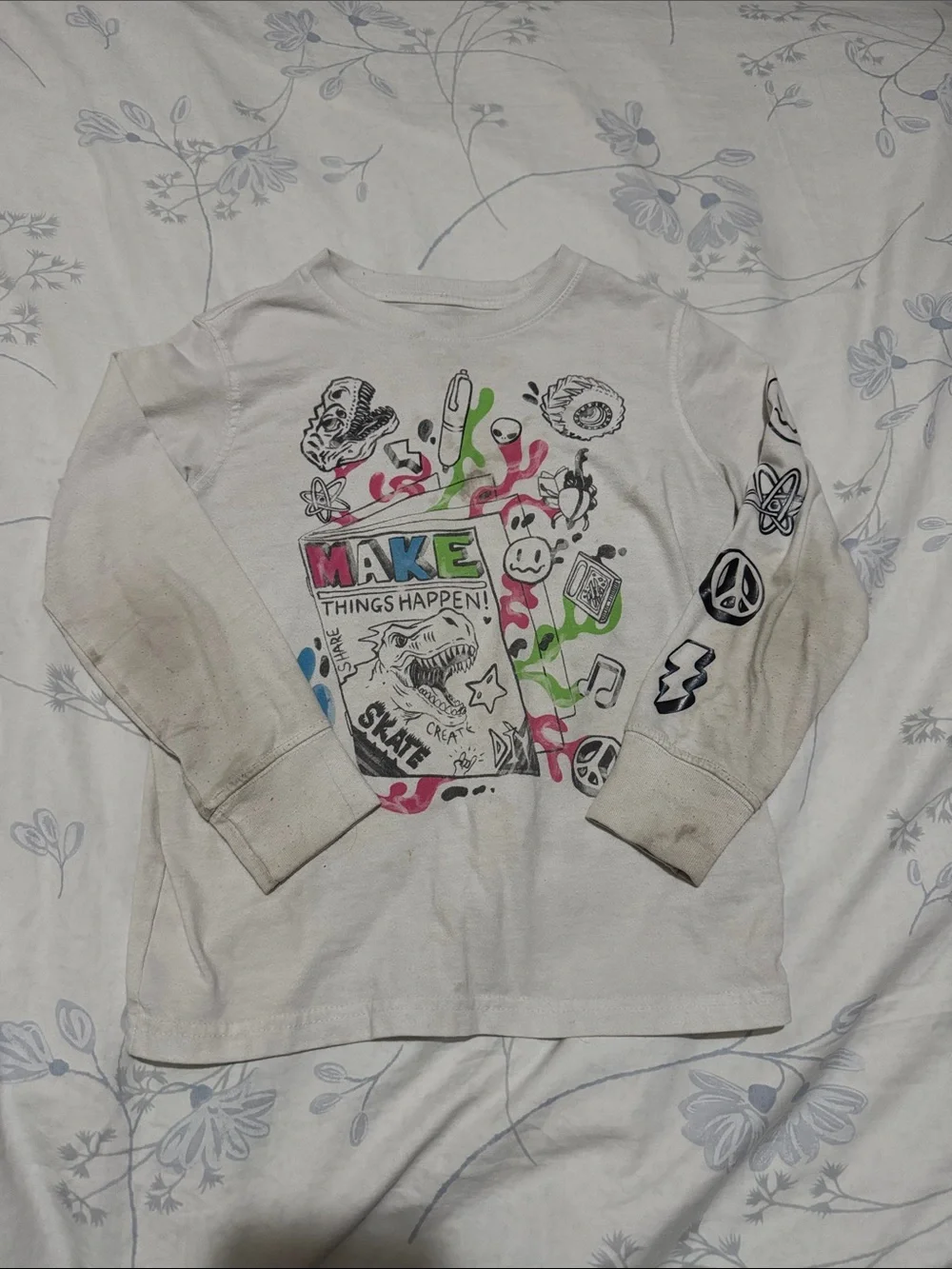 ⭐️Old Navy Boys Long Sleeve Graphic T-shirt (Size: S)